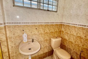 Jalan Suasana, Bandar Tun Hussein Onn