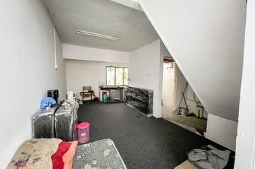 [FREEHOLD] NON BUMI FULLY EXTENDED COMPLETE FANS AND LIGHTING DOUBLE STOREY TERRACE HOUSE TAMAN BUKIT BARU PERMAI MEWAH KAJANG UTAMA