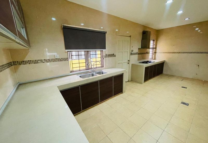 Jalan Putra Prima 4/3 