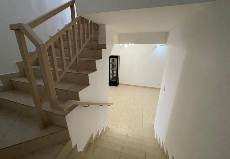 Jalan Putra Prima 4/3 