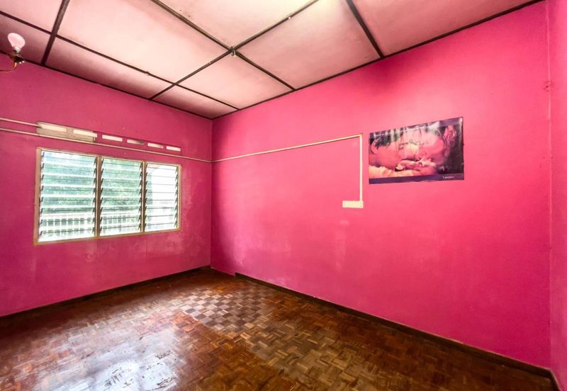 Freehold DOUBLE STOREY Taman Sri Reko Kajang