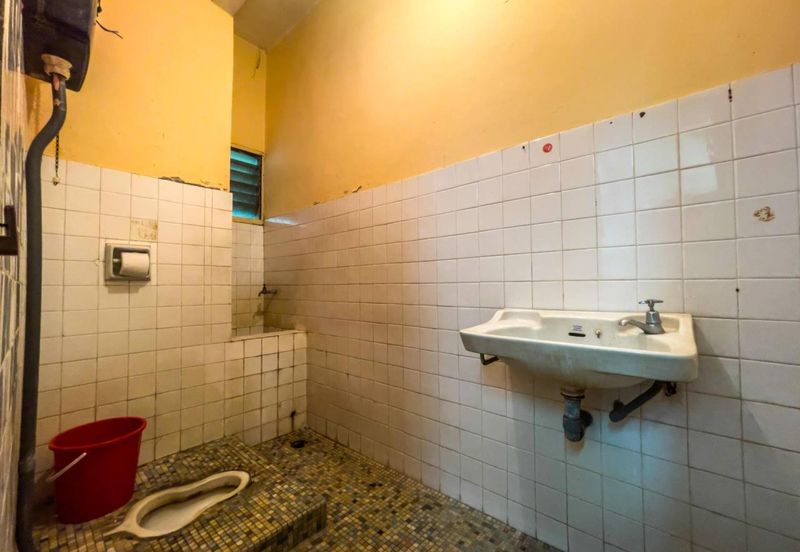 Freehold DOUBLE STOREY Taman Sri Reko Kajang