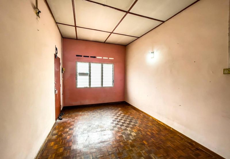 Freehold DOUBLE STOREY Taman Sri Reko Kajang