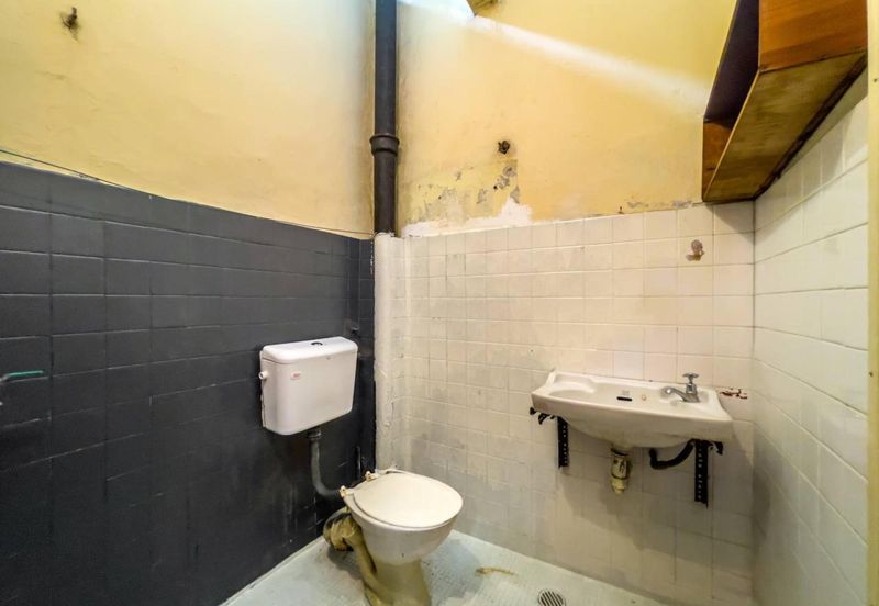 Freehold DOUBLE STOREY Taman Sri Reko Kajang