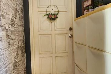 Apartment Desa Temenggung for sale in Batu Caves, Fully Renovated