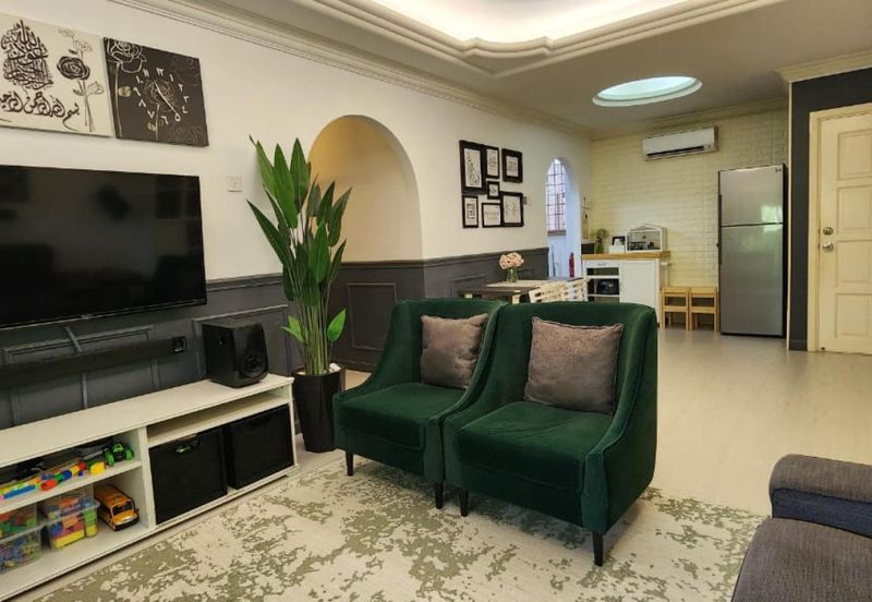 Apartment Desa Temenggung for sale in Batu Caves, Fully Renovated