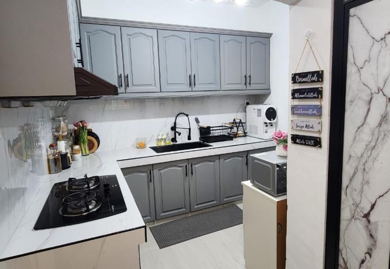 Apartment Desa Temenggung for sale in Batu Caves, Fully Renovated