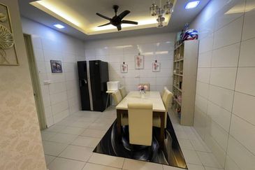 Super Cheap Fully Furnished 3 Storey Semi D , 1080 Residence Prima Saujana Kajang 