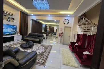 Super Cheap Fully Furnished 3 Storey Semi D , 1080 Residence Prima Saujana Kajang 