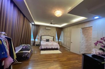 Super Cheap Fully Furnished 3 Storey Semi D , 1080 Residence Prima Saujana Kajang 