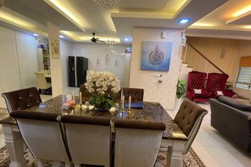 Super Cheap Fully Furnished 3 Storey Semi D , 1080 Residence Prima Saujana Kajang 