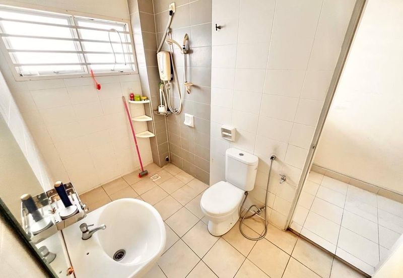 Jalan Taman Putra Impiana