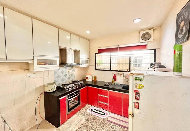 Jalan Taman Putra Impiana