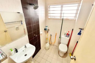 Jalan Taman Putra Impiana