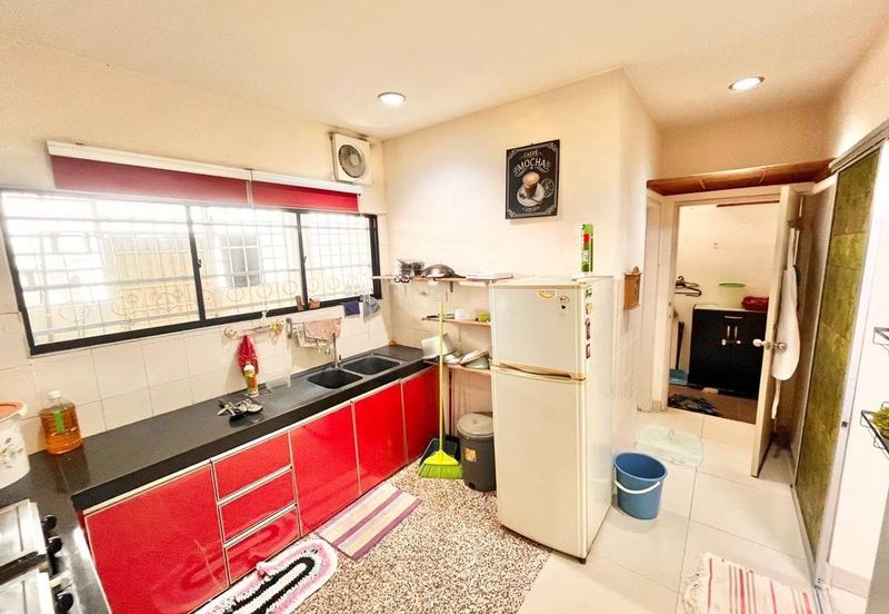 Jalan Taman Putra Impiana