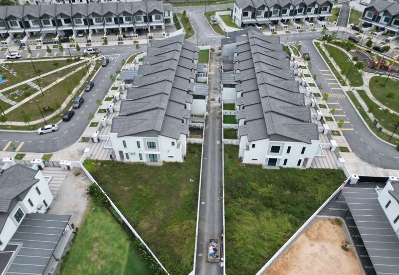 HUGE LAND Corner Lot 2 Storey Aria, Alam Impian