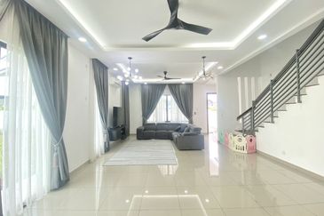 HUGE LAND Corner Lot 2 Storey Aria, Alam Impian