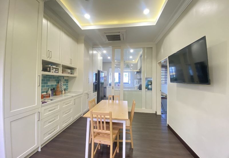 Fully Renovated End Lot 2 Storey Terrace at Orkestra, Alam impian