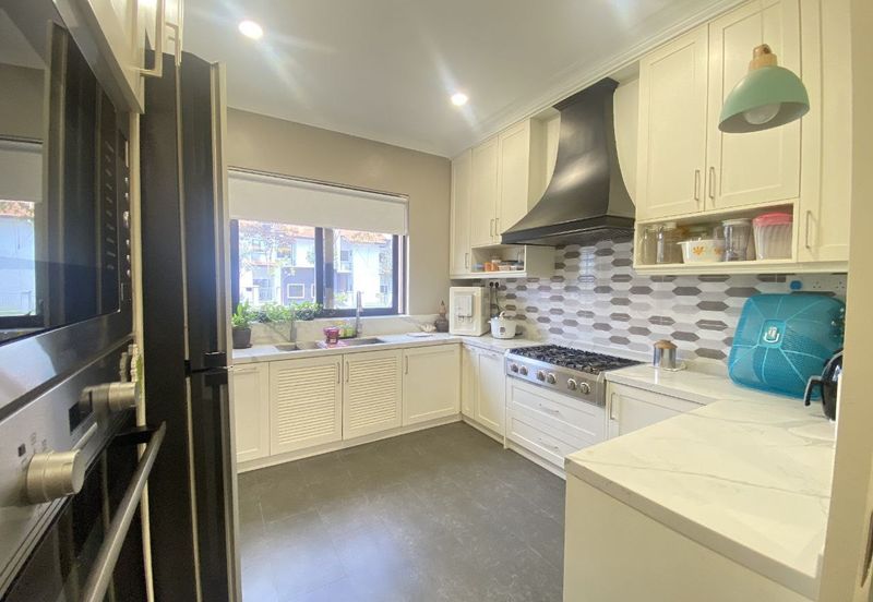 Fully Renovated End Lot 2 Storey Terrace at Orkestra, Alam impian