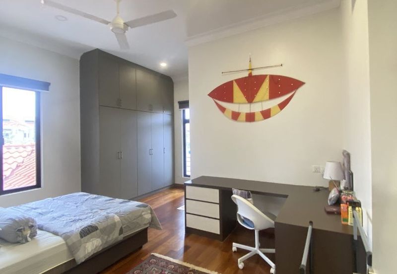 Fully Renovated End Lot 2 Storey Terrace at Orkestra, Alam impian