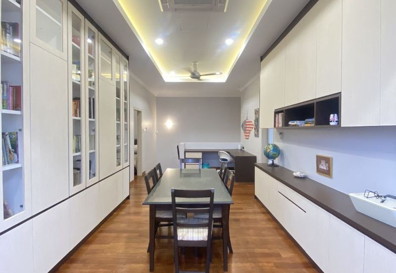 Fully Renovated End Lot 2 Storey Terrace at Orkestra, Alam impian