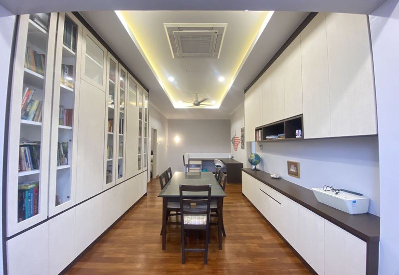 Fully Renovated End Lot 2 Storey Terrace at Orkestra, Alam impian