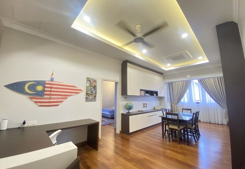 Fully Renovated End Lot 2 Storey Terrace at Orkestra, Alam impian