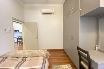 Fully Renovated End Lot 2 Storey Terrace at Orkestra, Alam impian