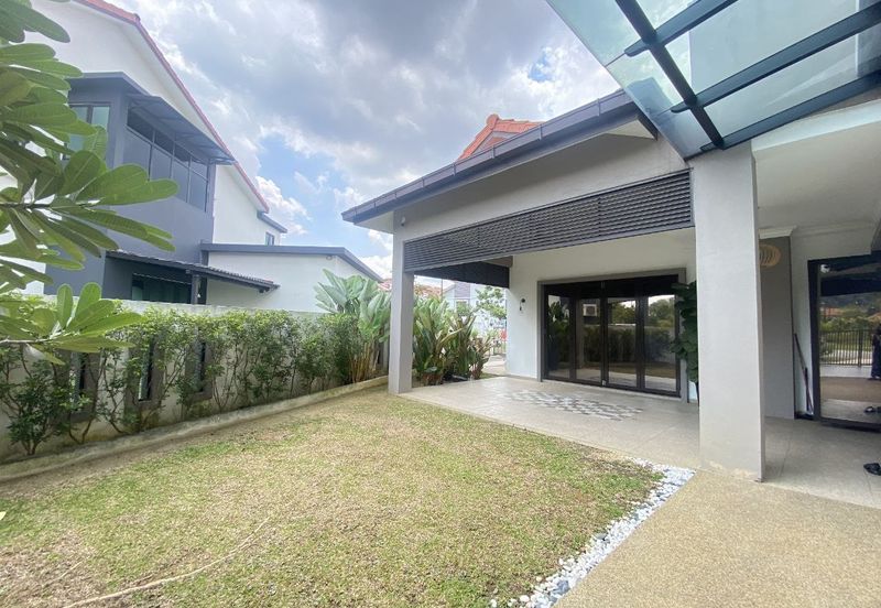 Fully Renovated End Lot 2 Storey Terrace at Orkestra, Alam impian