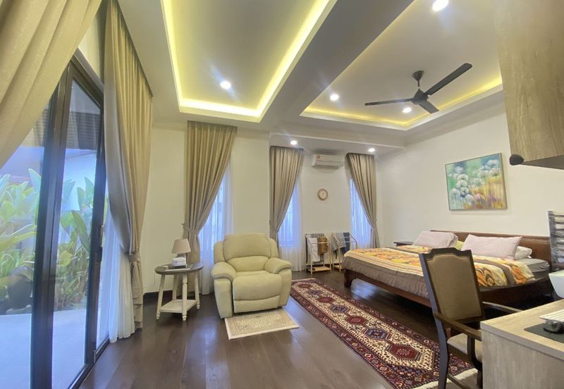 Fully Renovated End Lot 2 Storey Terrace at Orkestra, Alam impian