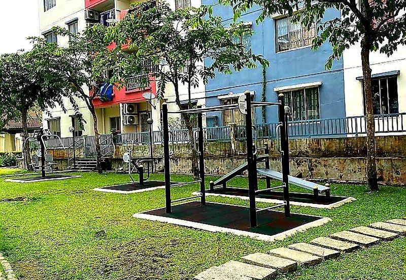 Vista Pinggiran, Taman Pinggiran Putra