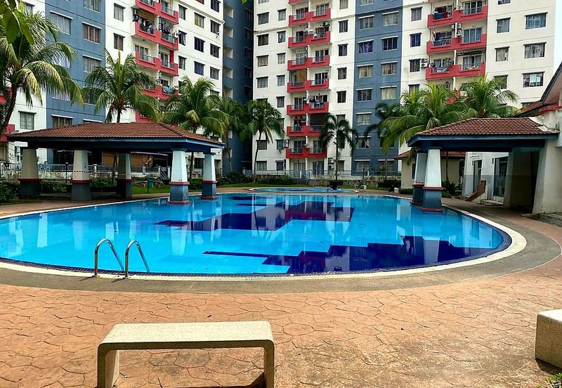 Vista Pinggiran, Taman Pinggiran Putra