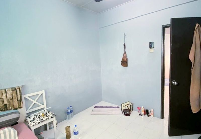 Vista Pinggiran, Taman Pinggiran Putra