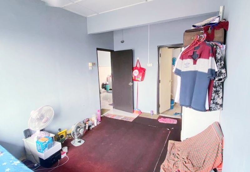 Vista Pinggiran, Taman Pinggiran Putra