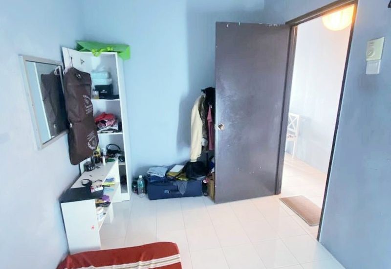 Vista Pinggiran, Taman Pinggiran Putra