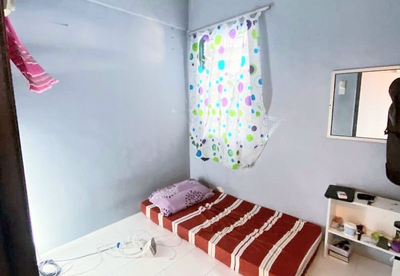 Vista Pinggiran, Taman Pinggiran Putra