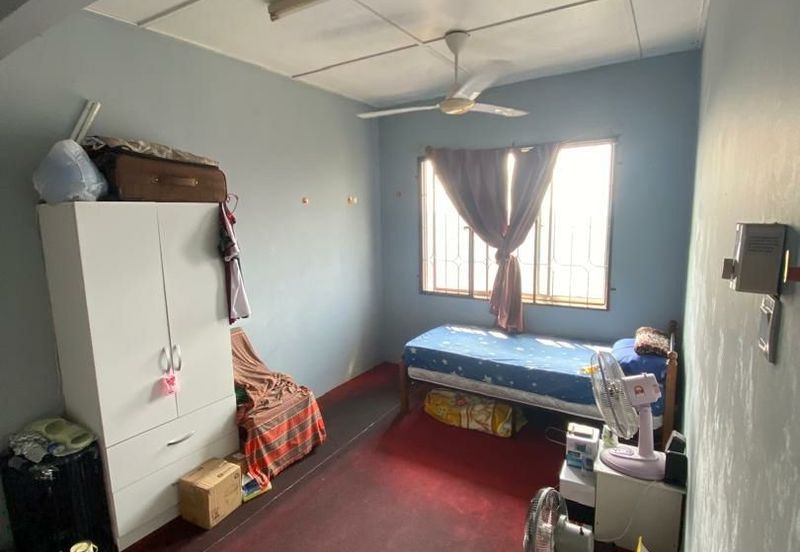 Vista Pinggiran, Taman Pinggiran Putra