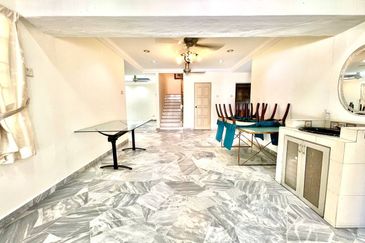 NON BUMI LOT CORNER DOUBLE STOREY SEMI D JALAN TENGKU AMPUAN BASIK SEKSYEN 9 SHAH ALAM 