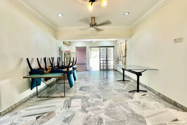 NON BUMI LOT CORNER DOUBLE STOREY SEMI D JALAN TENGKU AMPUAN BASIK SEKSYEN 9 SHAH ALAM 