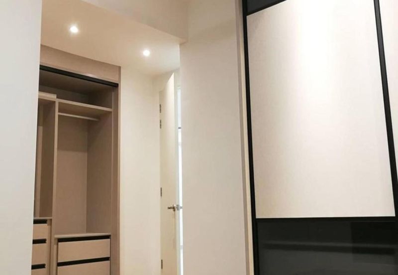 Lake Point Residence