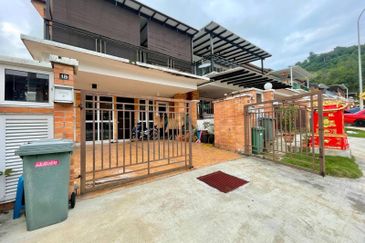 End Lot Goodview Heights Upper Unit Hibiscus Townhouse, Kajang Sg Long