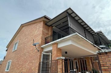 End Lot Goodview Heights Upper Unit Hibiscus Townhouse, Kajang Sg Long