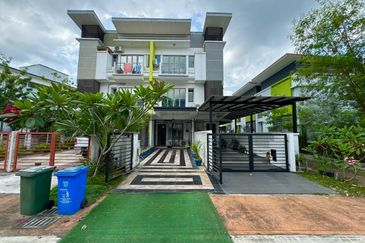 Town House 1.5 Storey Fully Furnished Jalan Kelip-Kelip Desa Tropika Shah Alam 