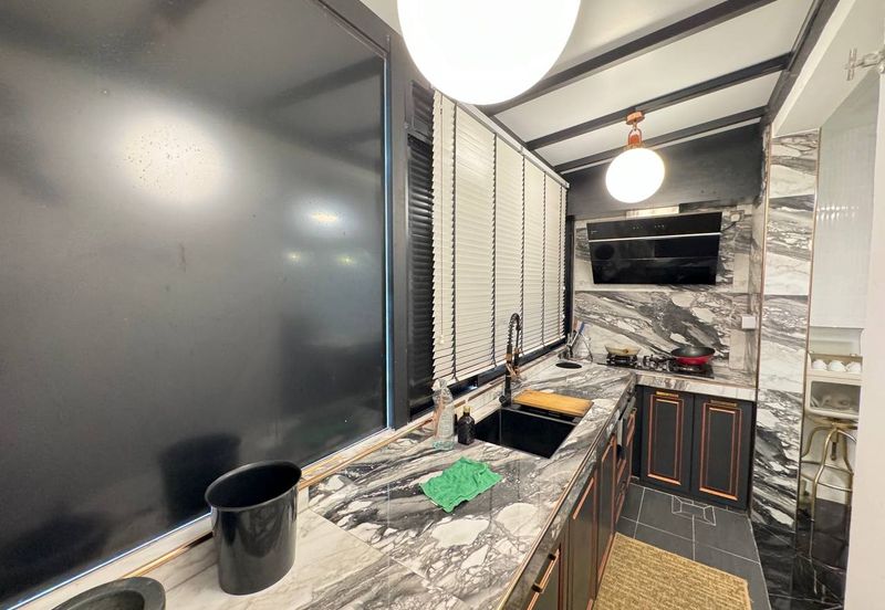 Town House 1.5 Storey Fully Furnished Jalan Kelip-Kelip Desa Tropika Shah Alam 