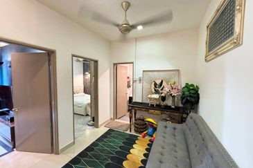 Town House 1.5 Storey Fully Furnished Jalan Kelip-Kelip Desa Tropika Shah Alam 