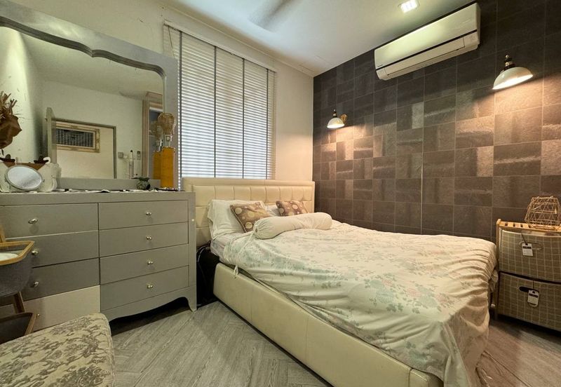 Town House 1.5 Storey Fully Furnished Jalan Kelip-Kelip Desa Tropika Shah Alam 