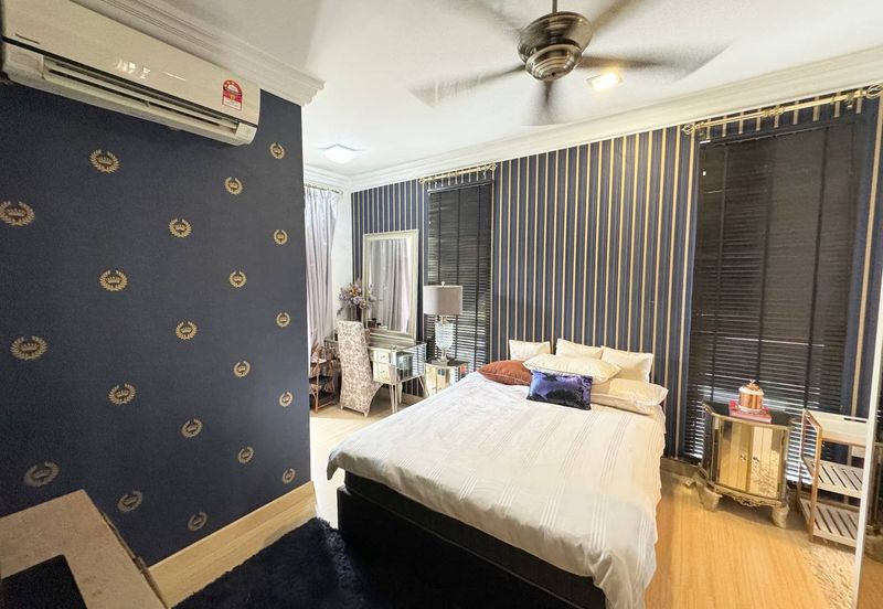 Town House 1.5 Storey Fully Furnished Jalan Kelip-Kelip Desa Tropika Shah Alam 