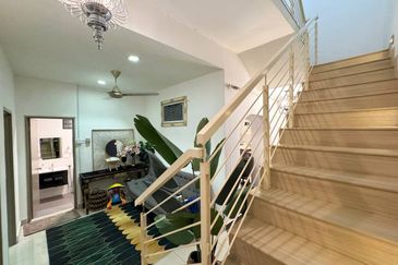 Town House 1.5 Storey Fully Furnished Jalan Kelip-Kelip Desa Tropika Shah Alam 