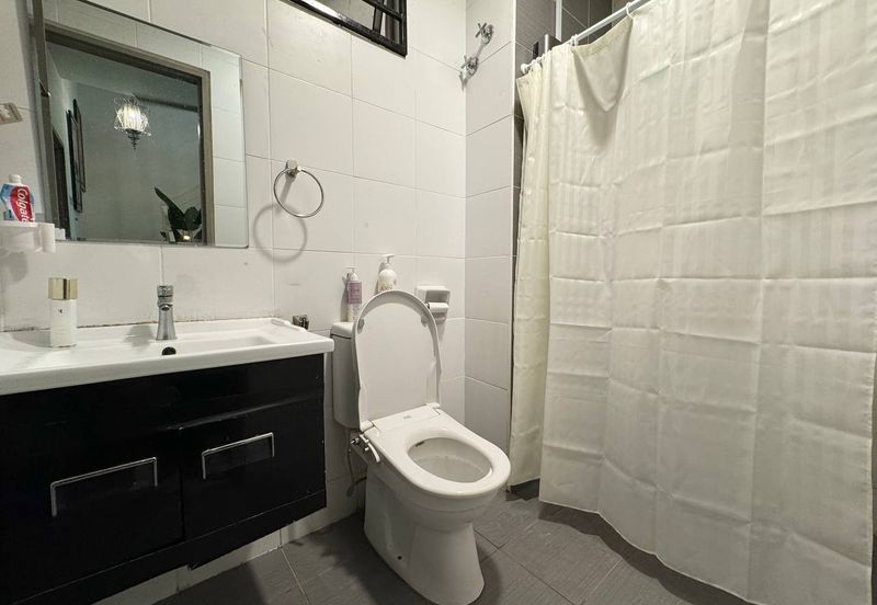 Town House 1.5 Storey Fully Furnished Jalan Kelip-Kelip Desa Tropika Shah Alam 