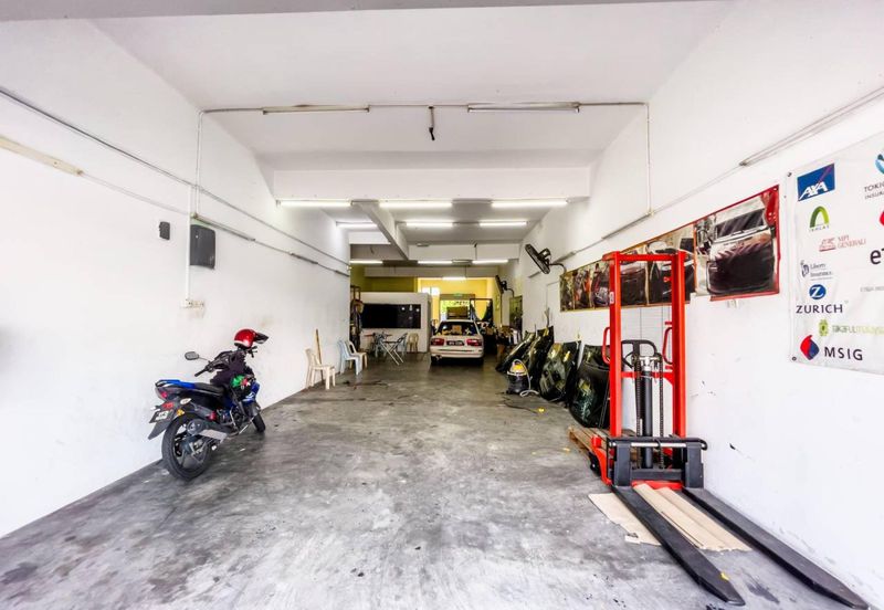 3 Storey ShopLot, Jalan Langat 6 Taman Sri Langat Jalan reko Kajang